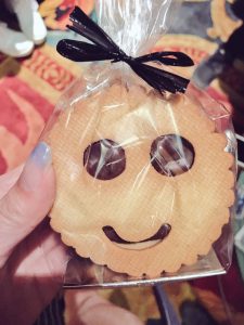 エイルさんがスタッフからもらったチョコです。アニメとの関係はわかりません。